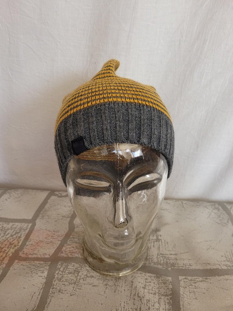 Stoere grijs geel gestreepte muts. Mt 134-140 Merk Hema, 134 t/m 140, ., Ophalen of Verzenden, Zo goed als nieuw