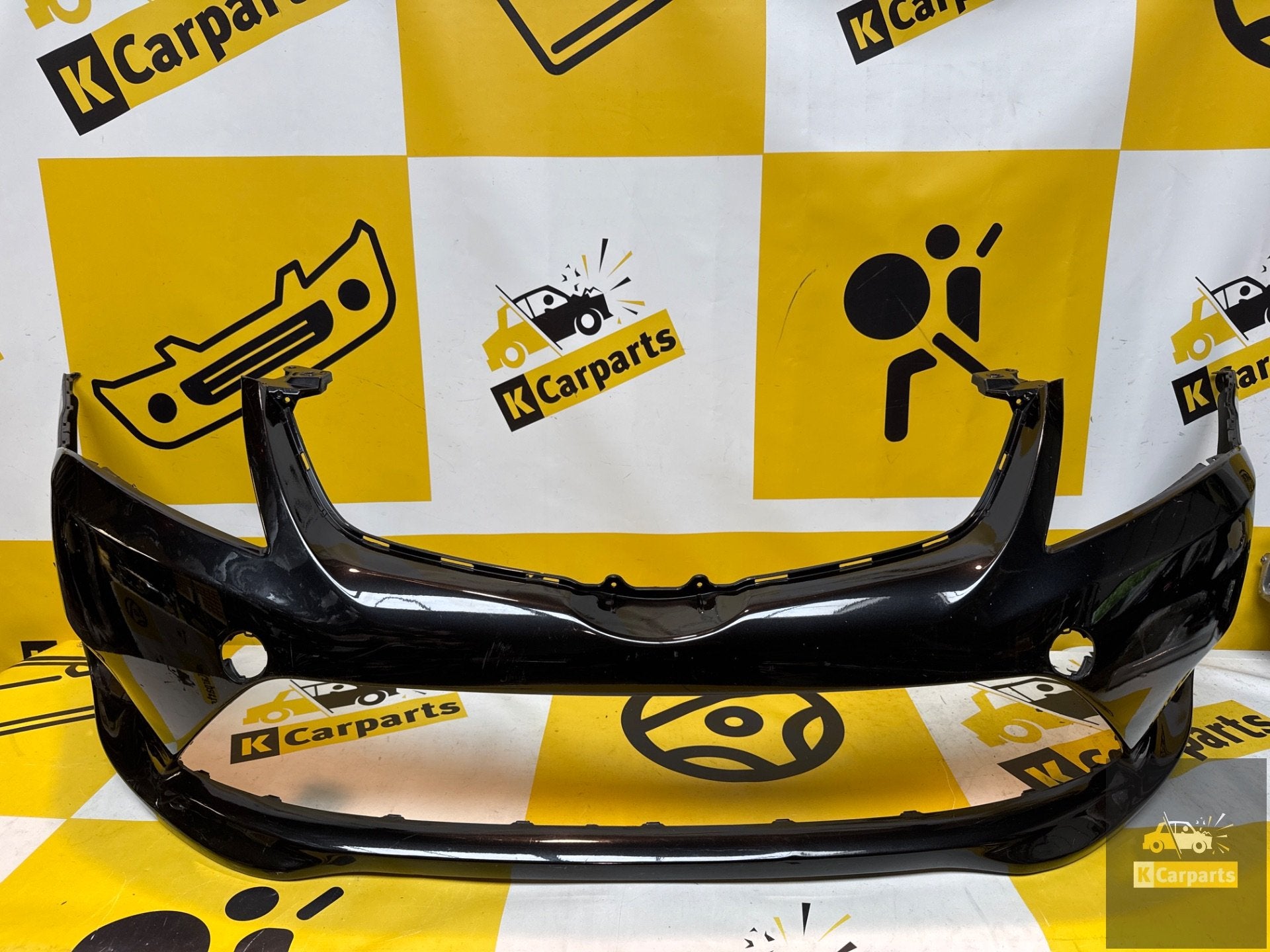 toyota avensis 52119-05210750 Voorbumper Origineel