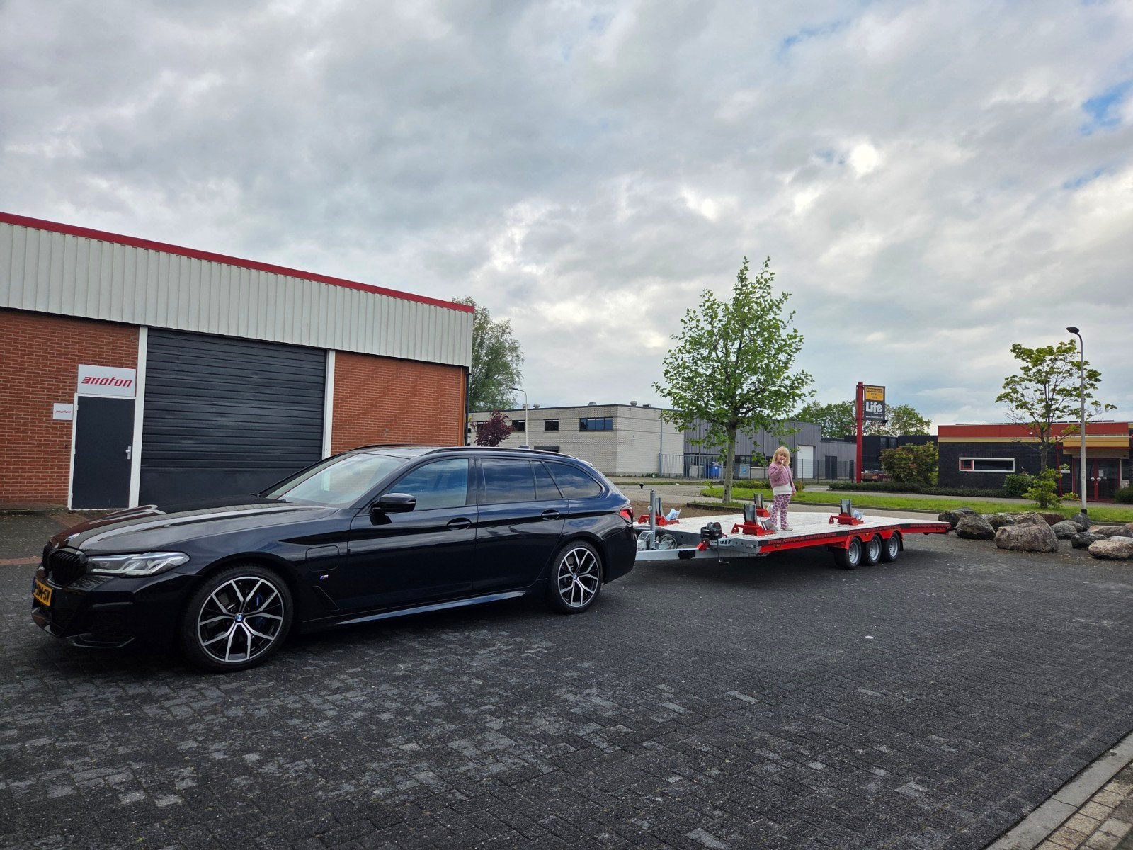 Gezocht! Dakdragers thule voor een bmw g31., Ophalen of Verzenden