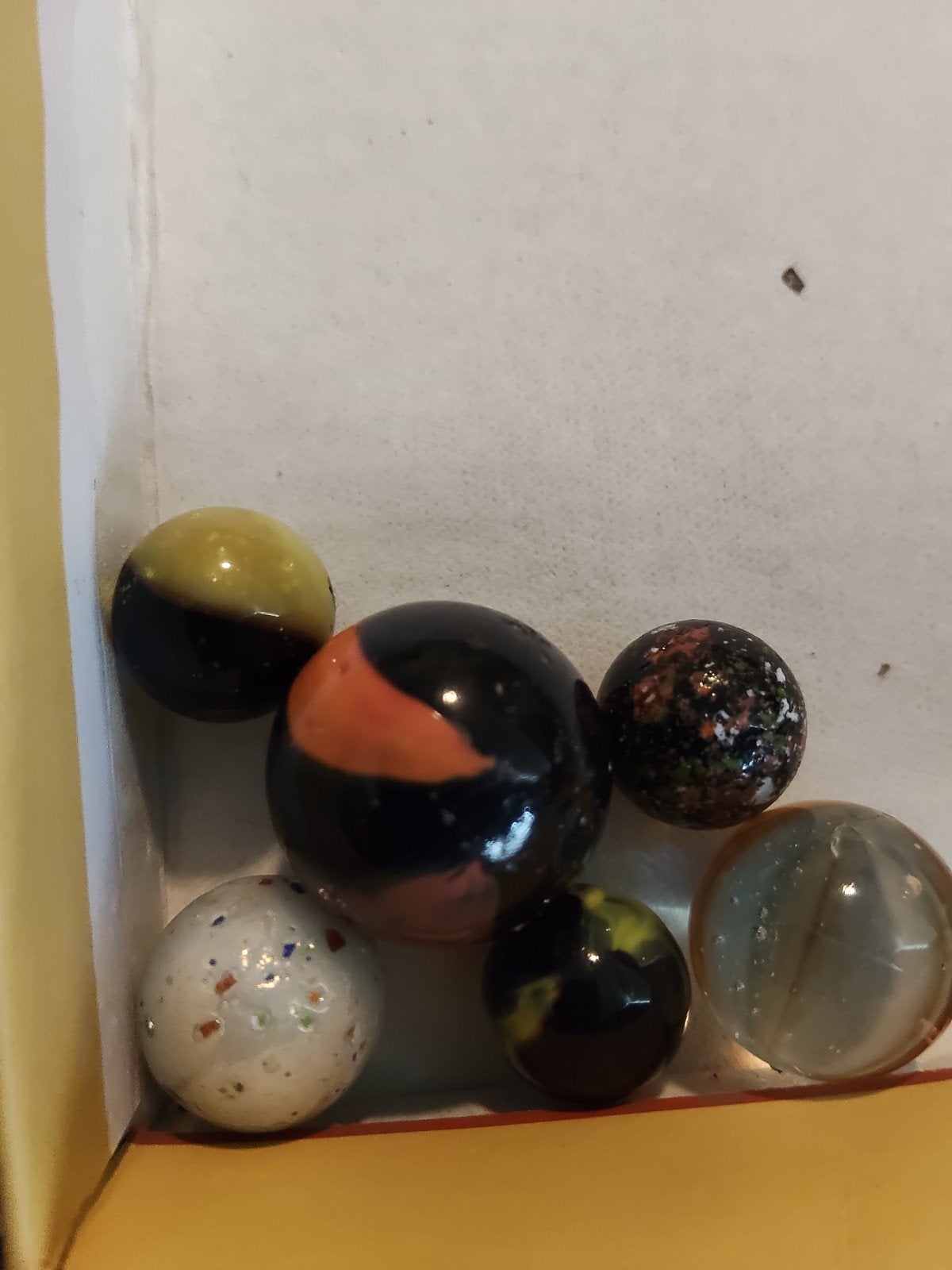 Set van 6 diverse knikkers, Ophalen