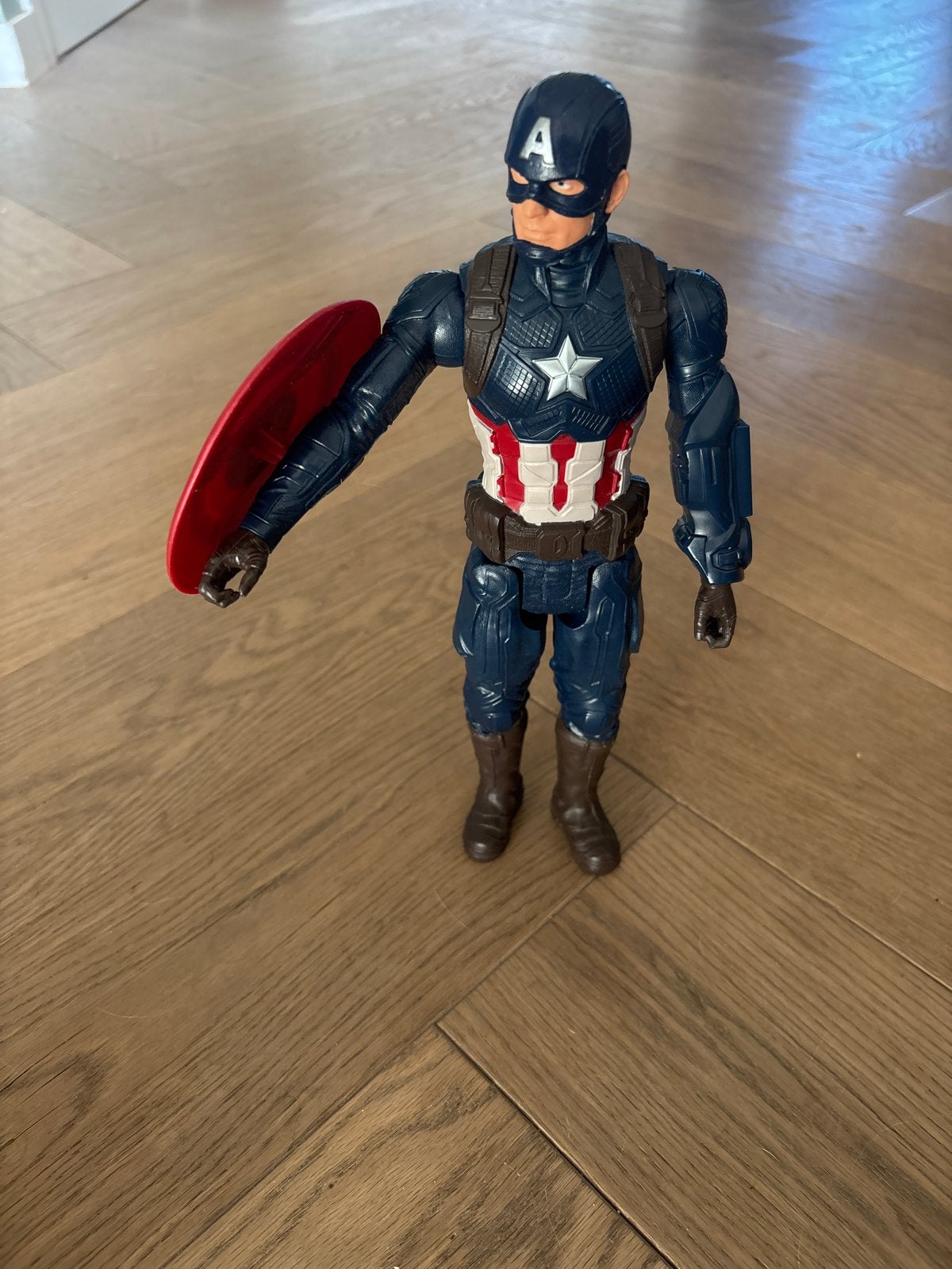Captain America actiefiguur met schild, Ophalen of Verzenden, Gebruikt