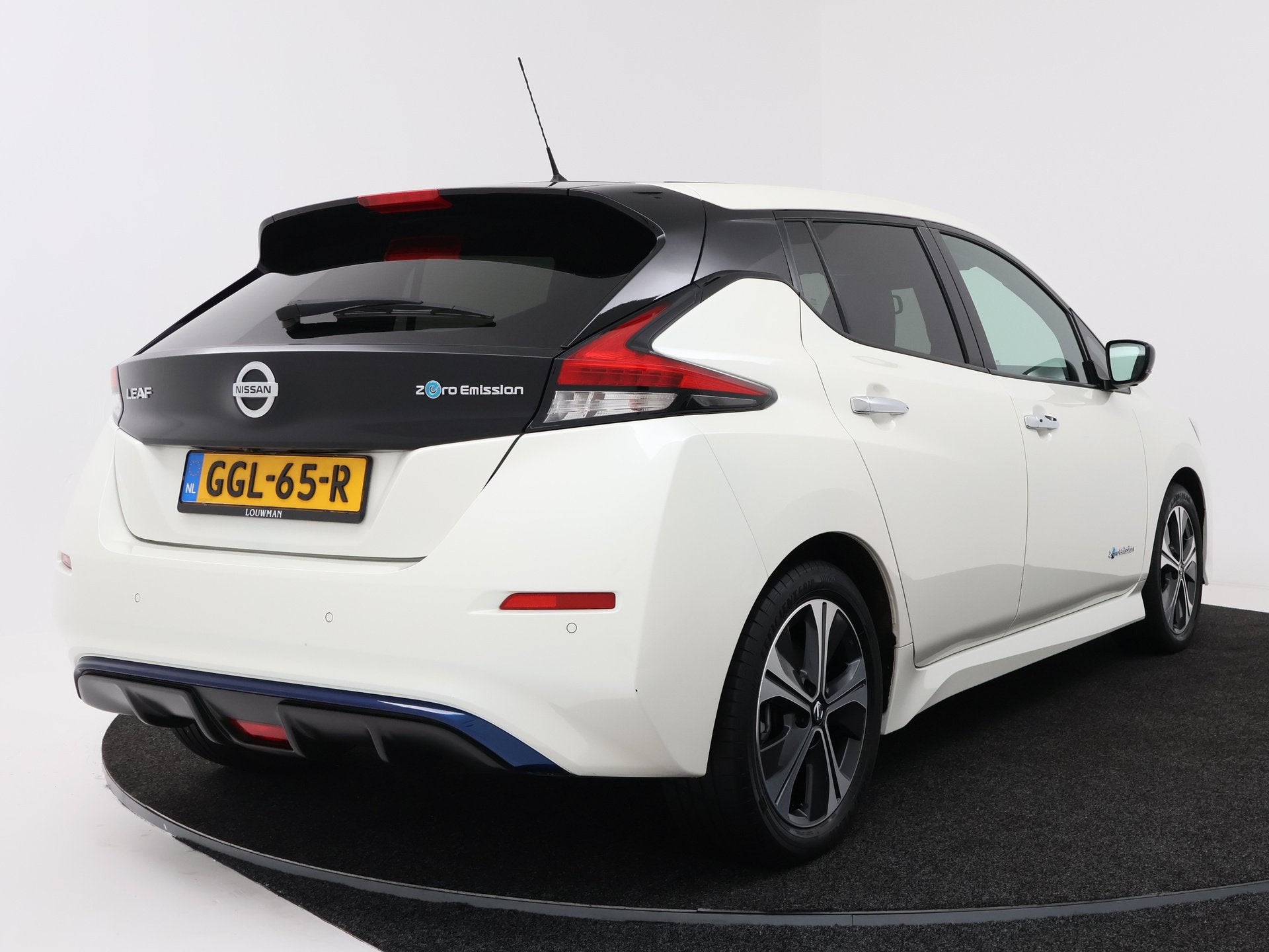 Nissan Leaf N-Connecta 40 kWh | SOH 92,4% | Navigatie | 360, 12 maanden, Gebruikt, Zwart, Leder en Stof