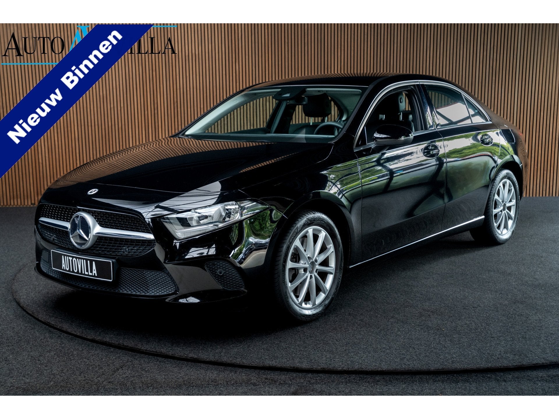 Mercedes-Benz A-Klasse 250 e Business Line Leer Navi Carplay, Gebruikt, Zwart, 4 cilinders, Zwart