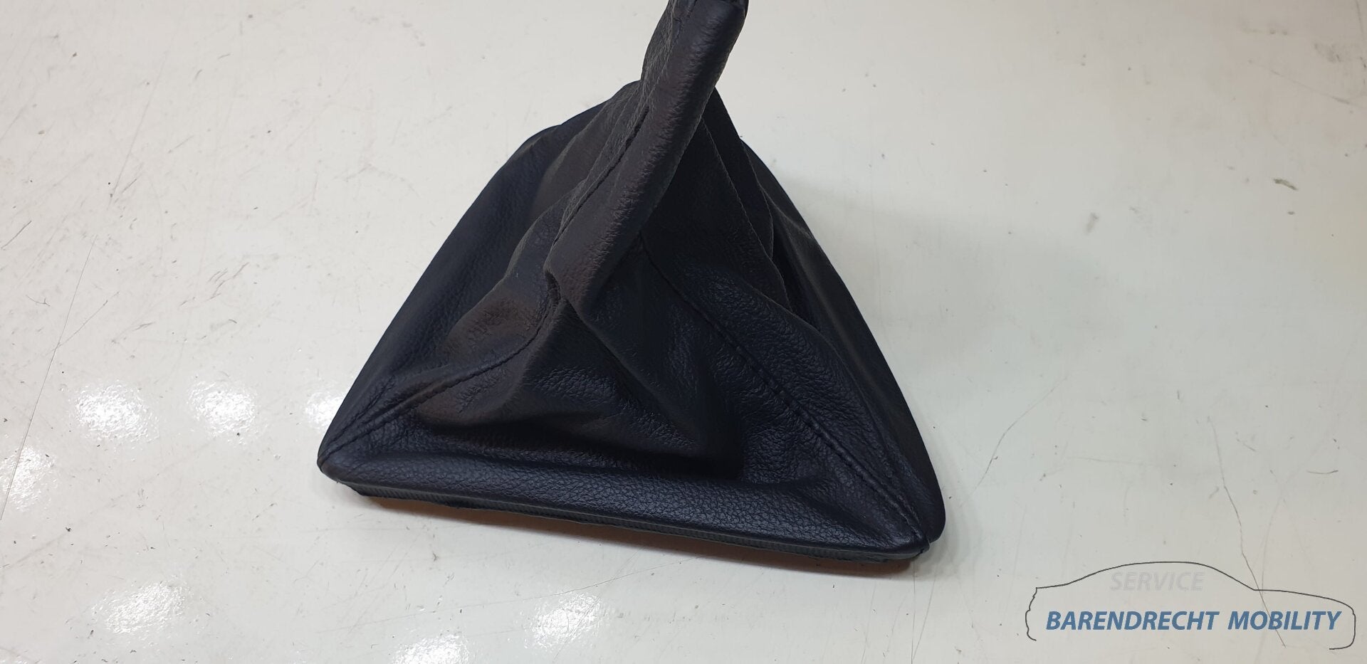 BMW E90 E91 3 serie lederen pookhoes pook hoes zwart 7530223, Auto-onderdelen, Interieur en Bekleding, Petuelring 130
80788  Munich, DE