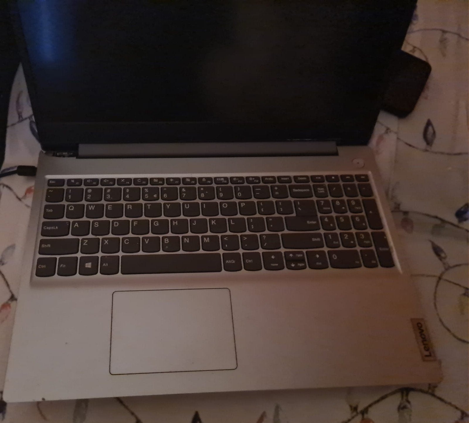 Lenovo Laptop - Gebruikt met lichte schade