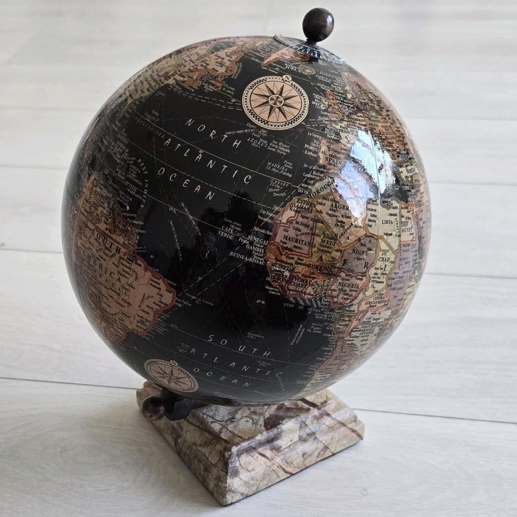 Decoratieve wereldbol met antieke uitstraling, Ophalen of Verzenden, Zo goed als nieuw