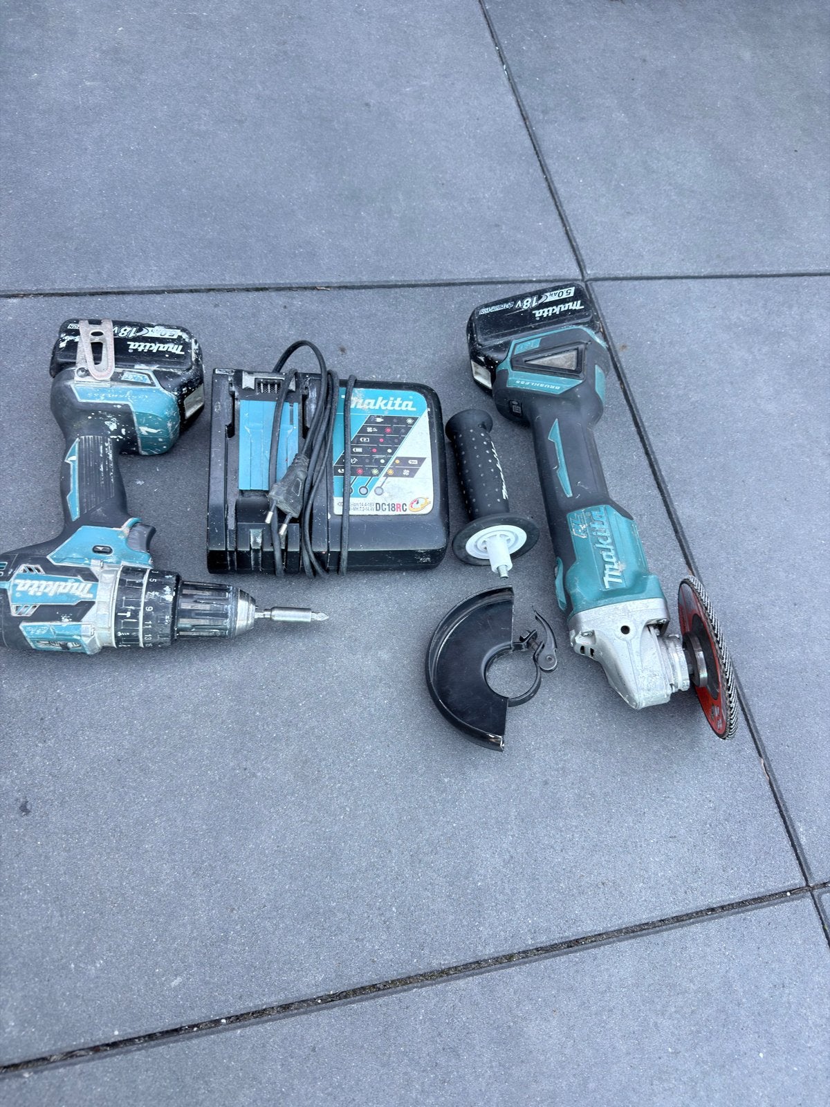 Makita Boormachine, Haakse Slijper, Accu's en Lader, Doe-het-zelf en Verbouw, Gereedschap | Boormachines, Ophalen, Gebruikt, 600 watt of meer