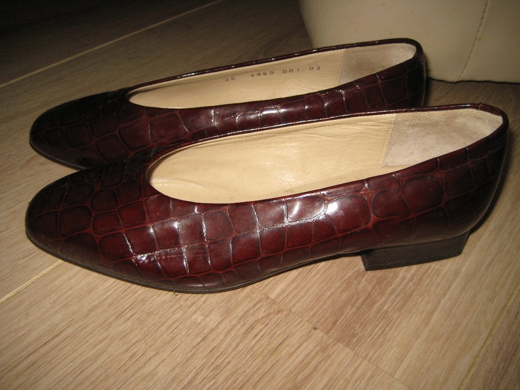 Voltan bordeaux crocodil leren damesschoenen (NIEUW), Ophalen, Schoenen met lage hakken, Overige kleuren, Nieuw