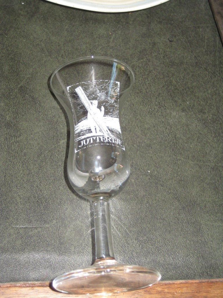 borrelglaasje juttertje, Ophalen of Verzenden, Zo goed als nieuw, Borrel- of Shotglas