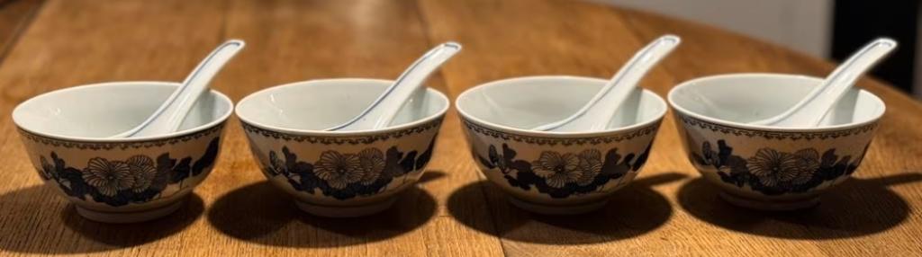 4 vintage handbeschilderde Chinese rijstkommetjes en lepels, Ophalen of Verzenden