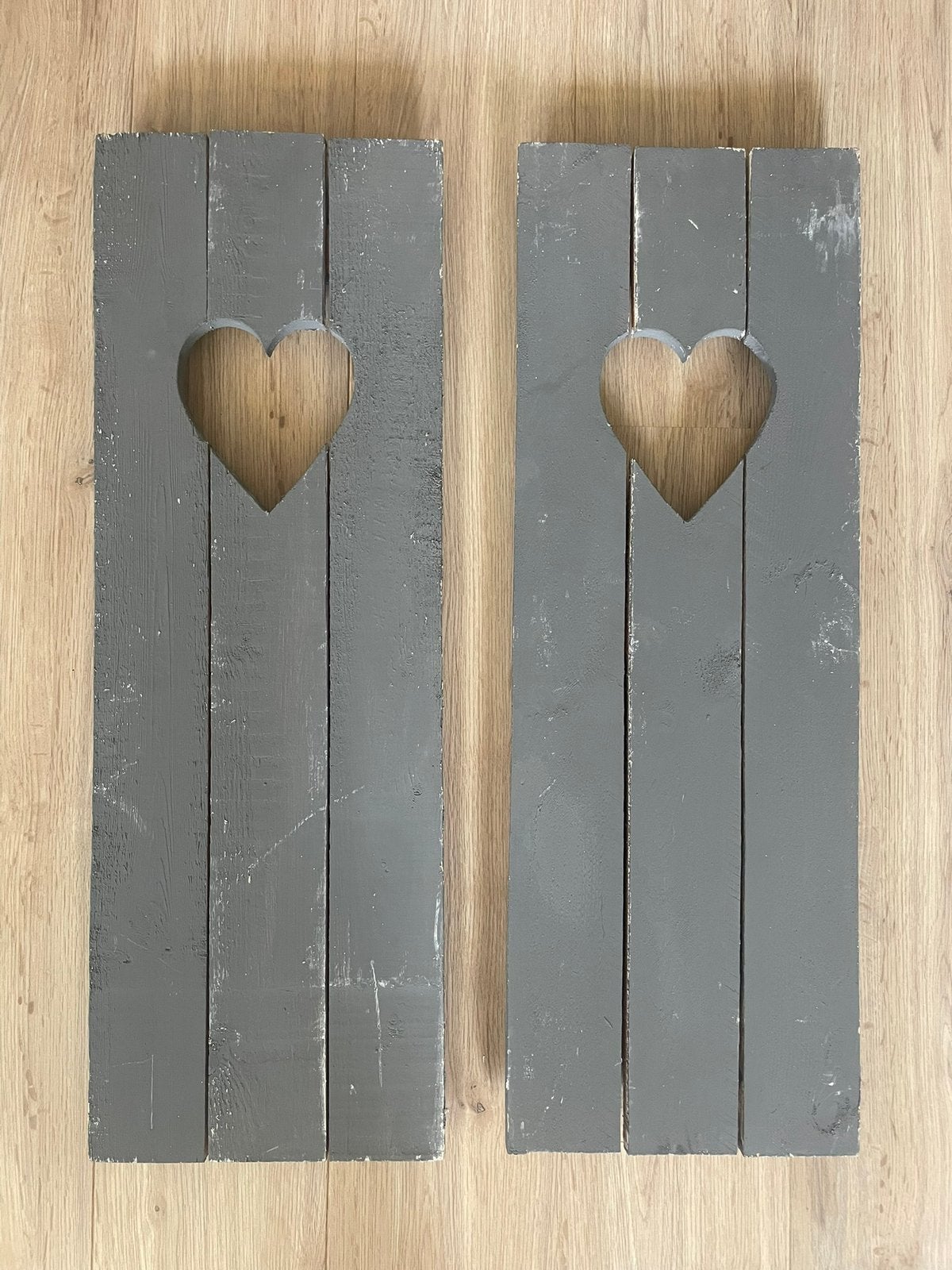 Houten luikjes met hartjes opening - wanddecoratie, Ophalen, Zo goed als nieuw, Grijs, Hout
