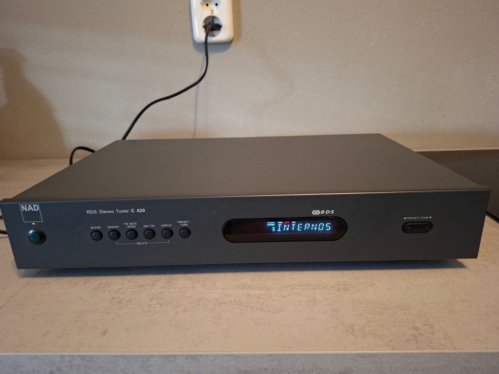 NAD RDS Stereo Tuner C 420 - FM/AM-tuner, Ophalen of Verzenden, Zo goed als nieuw, Analoog