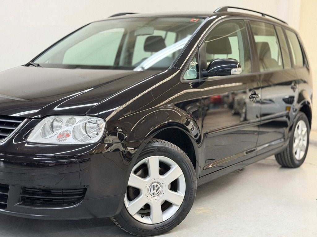 Volkswagen Touran 1.6-16V FSI Business Nieuw Beurt Nw APK Ne, Gebruikt, 4 cilinders, 116 pk, Zwart