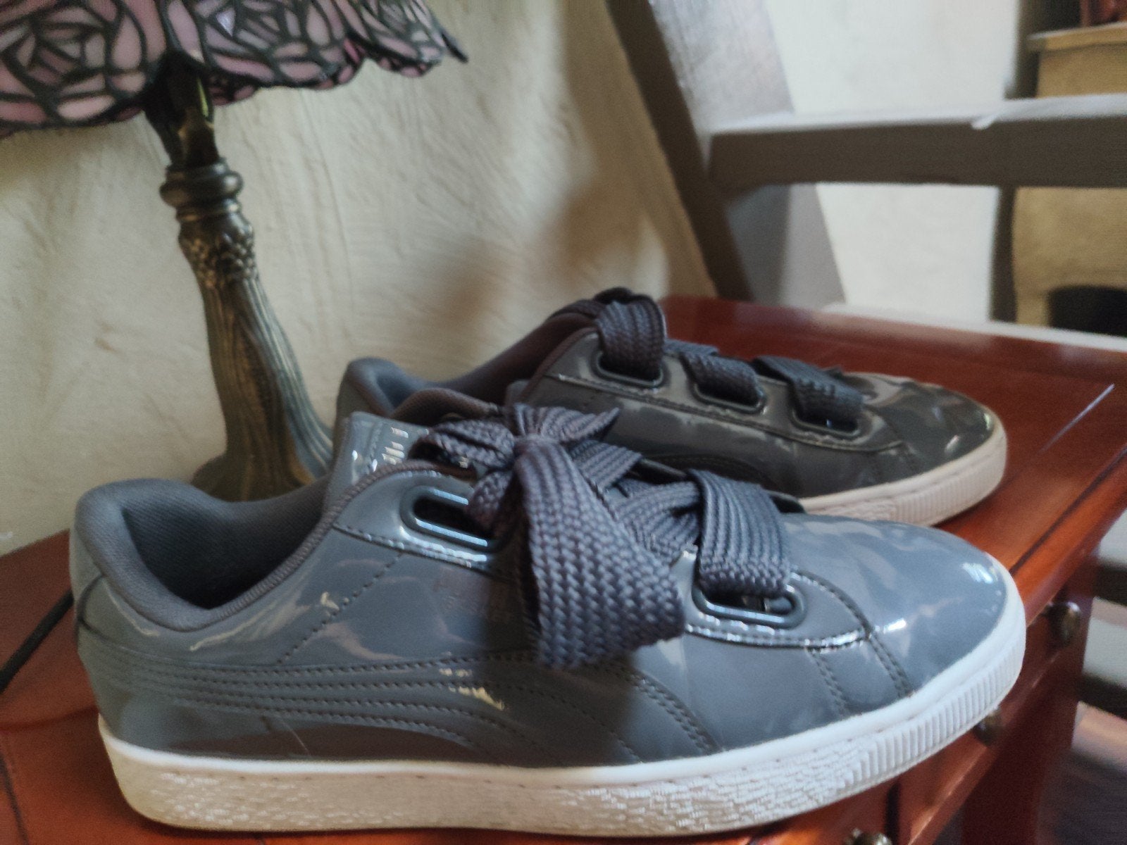 Puma grijze lak sneakers 41, Ophalen of Verzenden, Zo goed als nieuw, Grijs, Sneakers of Gympen