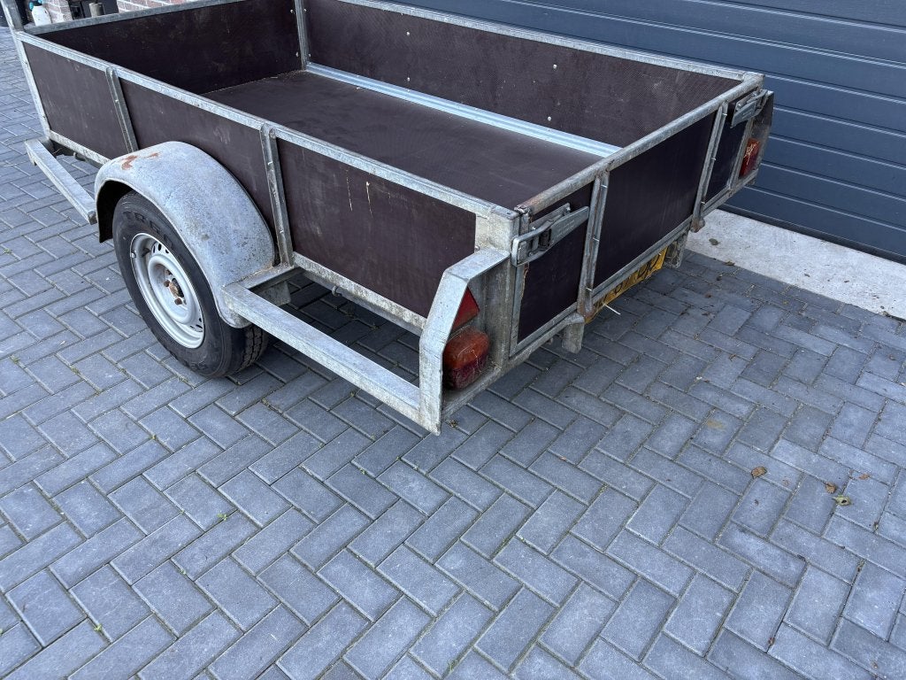 Enkelasser aanhanger aanhangwagen bakwagen geremd 1300 kg, Gebruikt