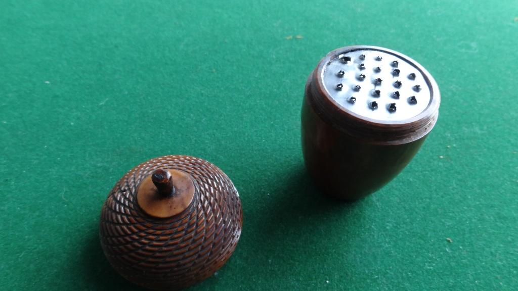 Antiek nootmuskaat rasp i.v.v. een eikel 19e eeuw, Ophalen of Verzenden