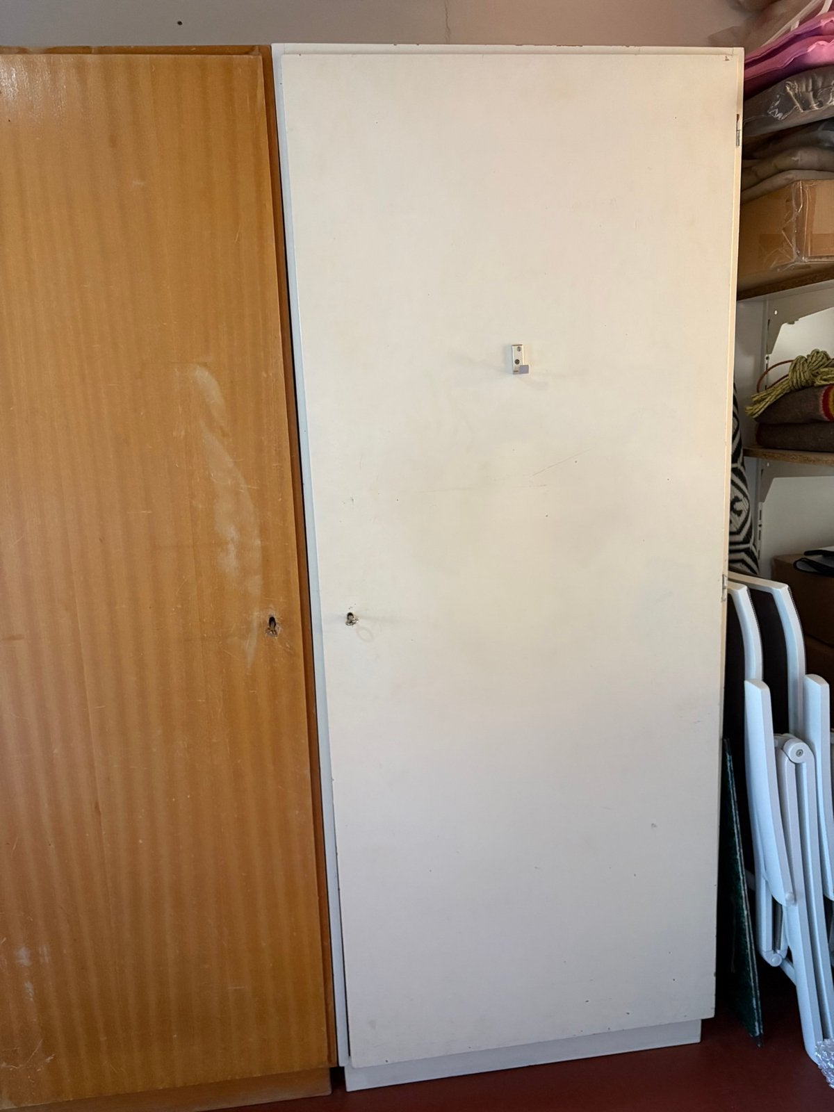 Stevige witte houten kast, 4 legplanken, H 183 x B 74 x D 55, Huis en Inrichting, Ophalen, Gebruikt