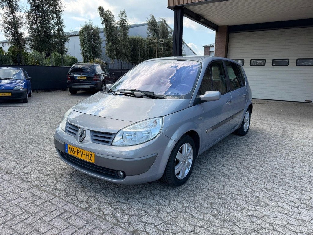 Renault SCENIC 1.6-16V automaat trekhaak APK 8-27 dealer o.h, Auto's, Gebruikt, 4 cilinders, Beige, 1598 cc
