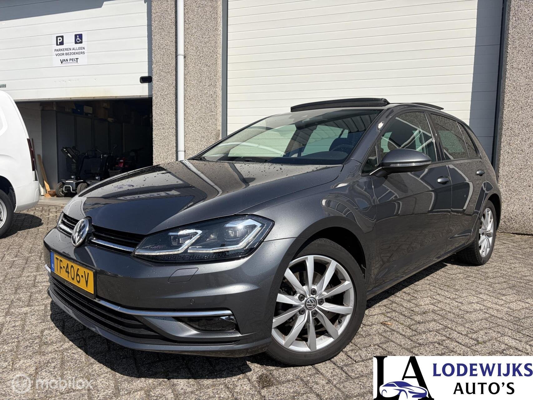 Volkswagen Golf 1.5 TSI Highline Business R, Auto's, Euro 6, 4 cilinders, 150 pk, Bedrijf