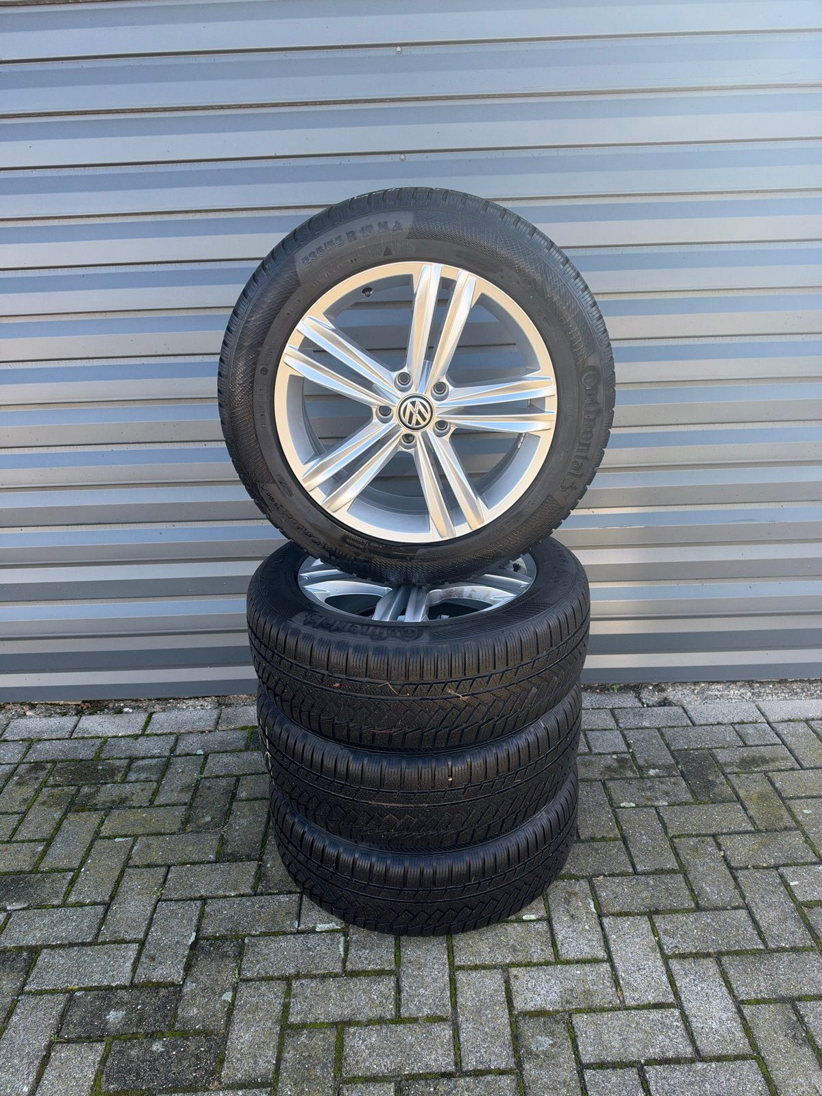 Originele Continental winterbanden met velgen VW Tiguan 5NA, 18 inch, Gebruikt, Banden en Velgen, 235 mm