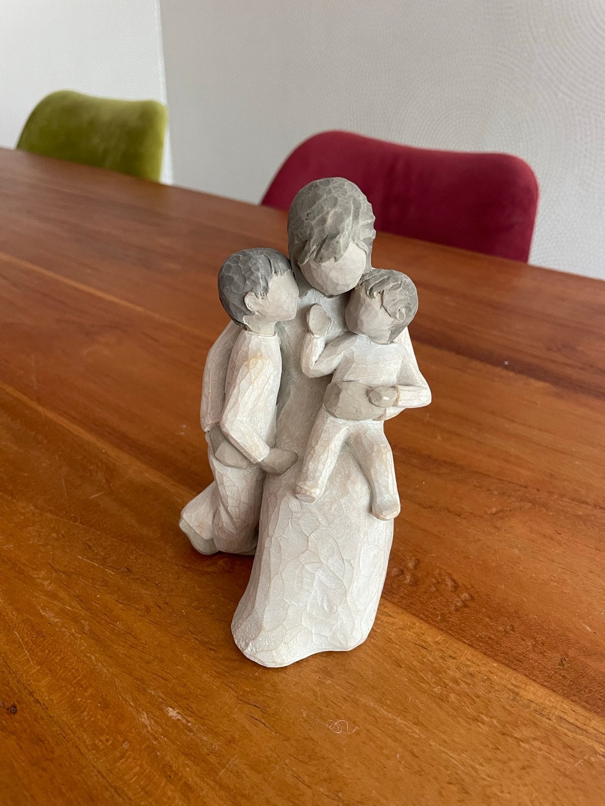 Willow Tree beeldje 'Quietly' - Moeder met twee kinderen, Verzamelen, Beelden en Beeldjes, Ophalen of Verzenden, Zo goed als nieuw