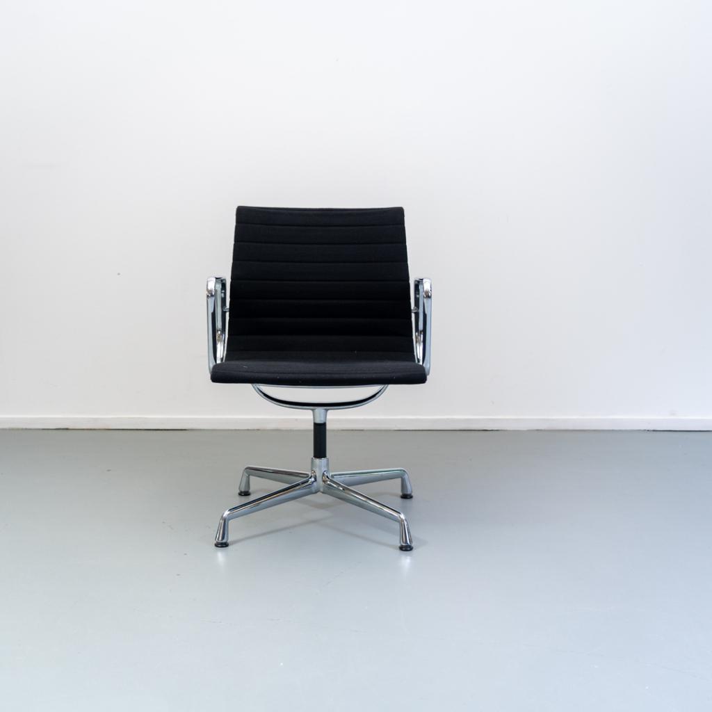 46x Vitra Eames EA 108 Zwart Hopsak - Chroom, Huis en Inrichting, Stoelen, Niet ingevuld, Zwart, Niet ingevuld, Ophalen of Verzenden