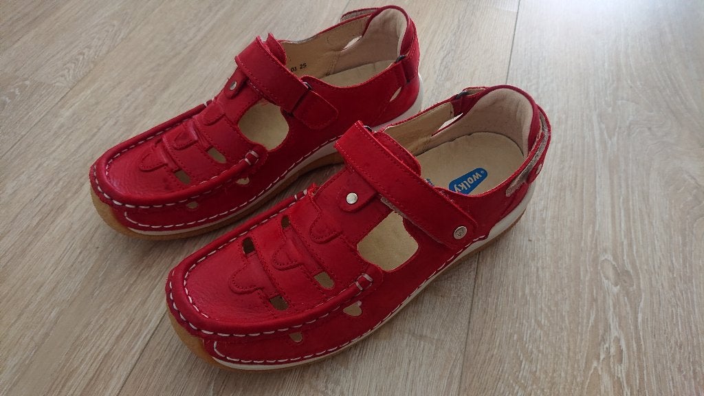 Wolky schoenen, Kleding | Dames, Schoenen, Ophalen, Schoenen met lage hakken, Zo goed als nieuw, Rood