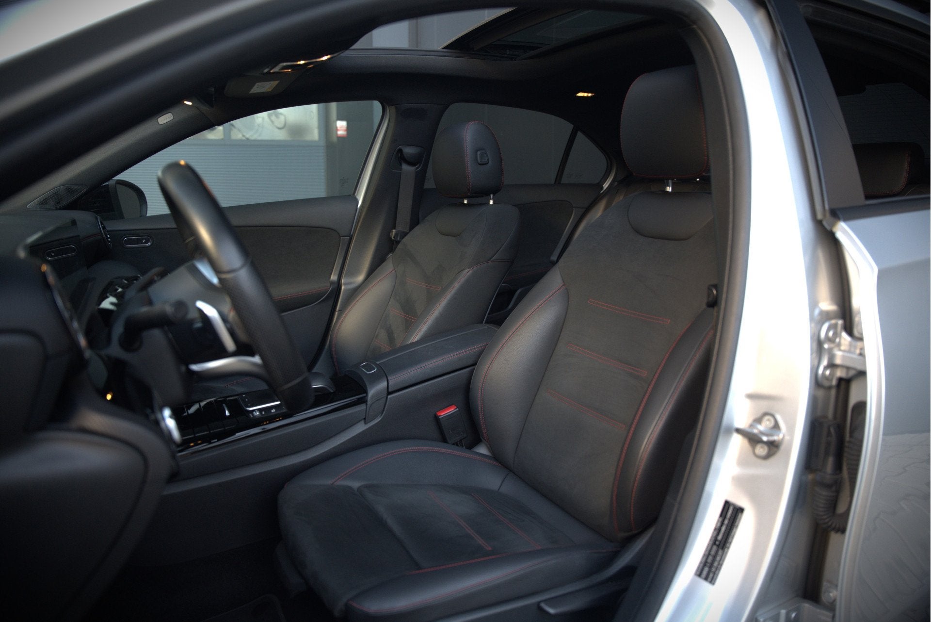 Mercedes-Benz A-Klasse 180 Business Solution AMG | Panoramad, 136 pk, Gebruikt, 4 cilinders, Origineel Nederlands