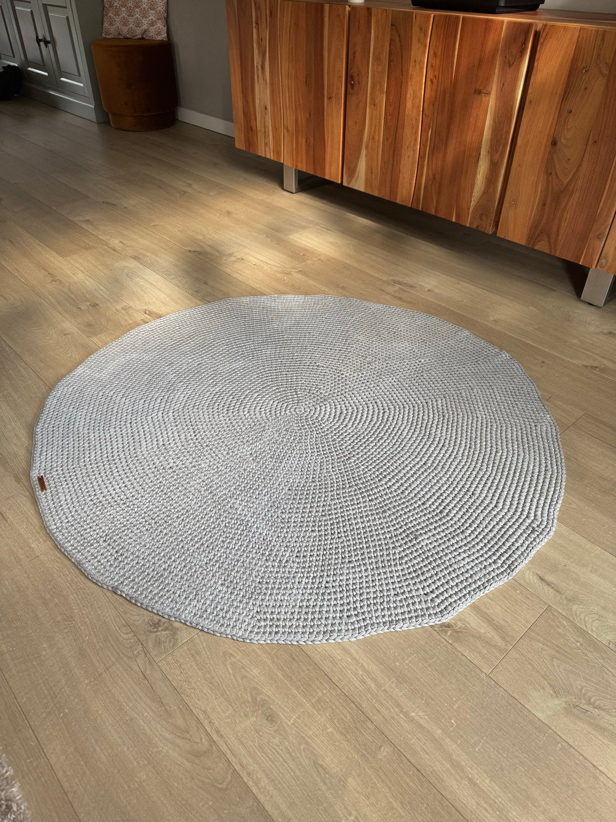Handgemaakt rond vloerkleed - Grijs, 100 tot 150 cm, Rond, Ophalen of Verzenden, Zo goed als nieuw