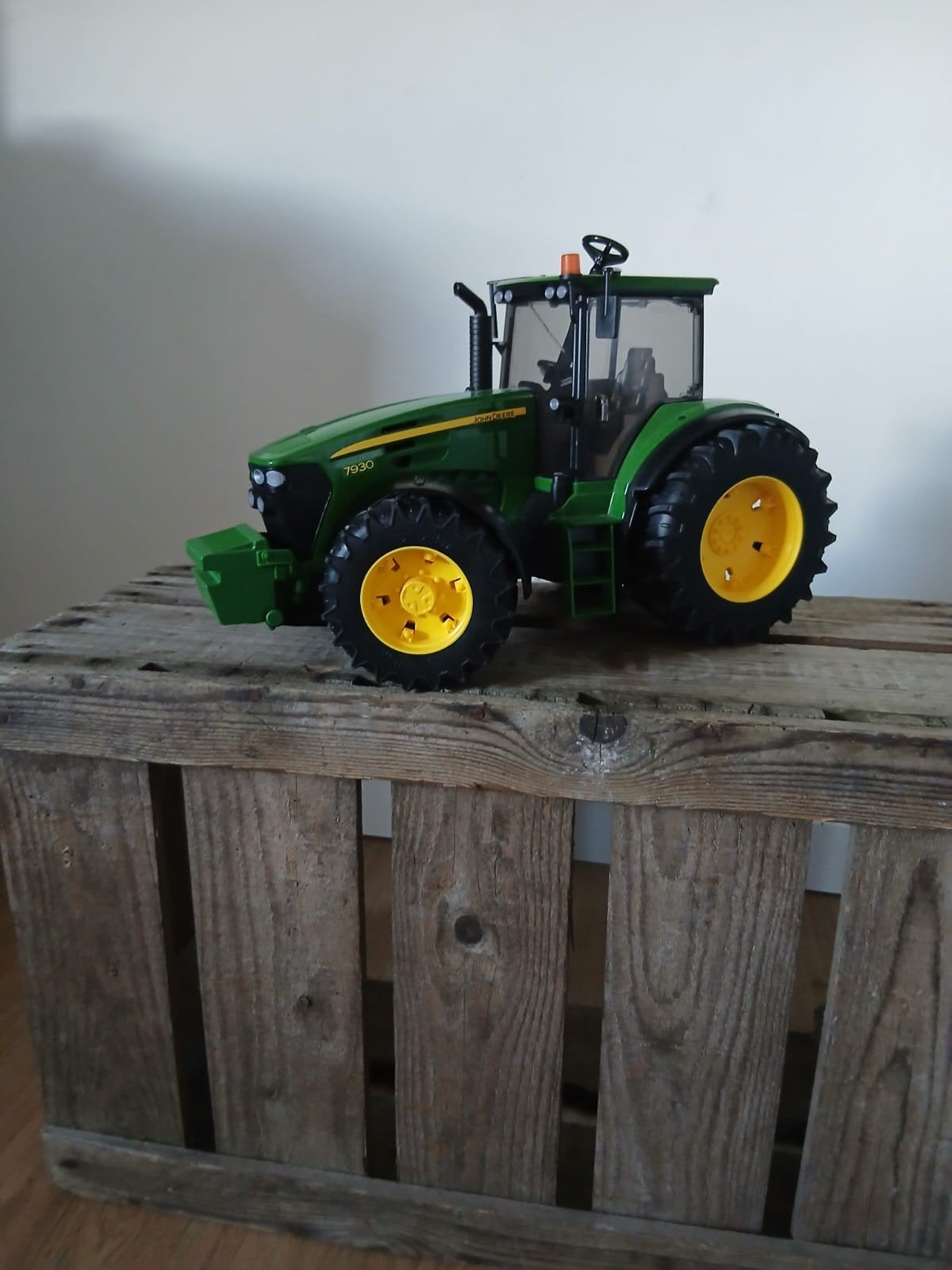Bruder John Deere 7930 Tractor met voorlader, Ophalen, Zo goed als nieuw