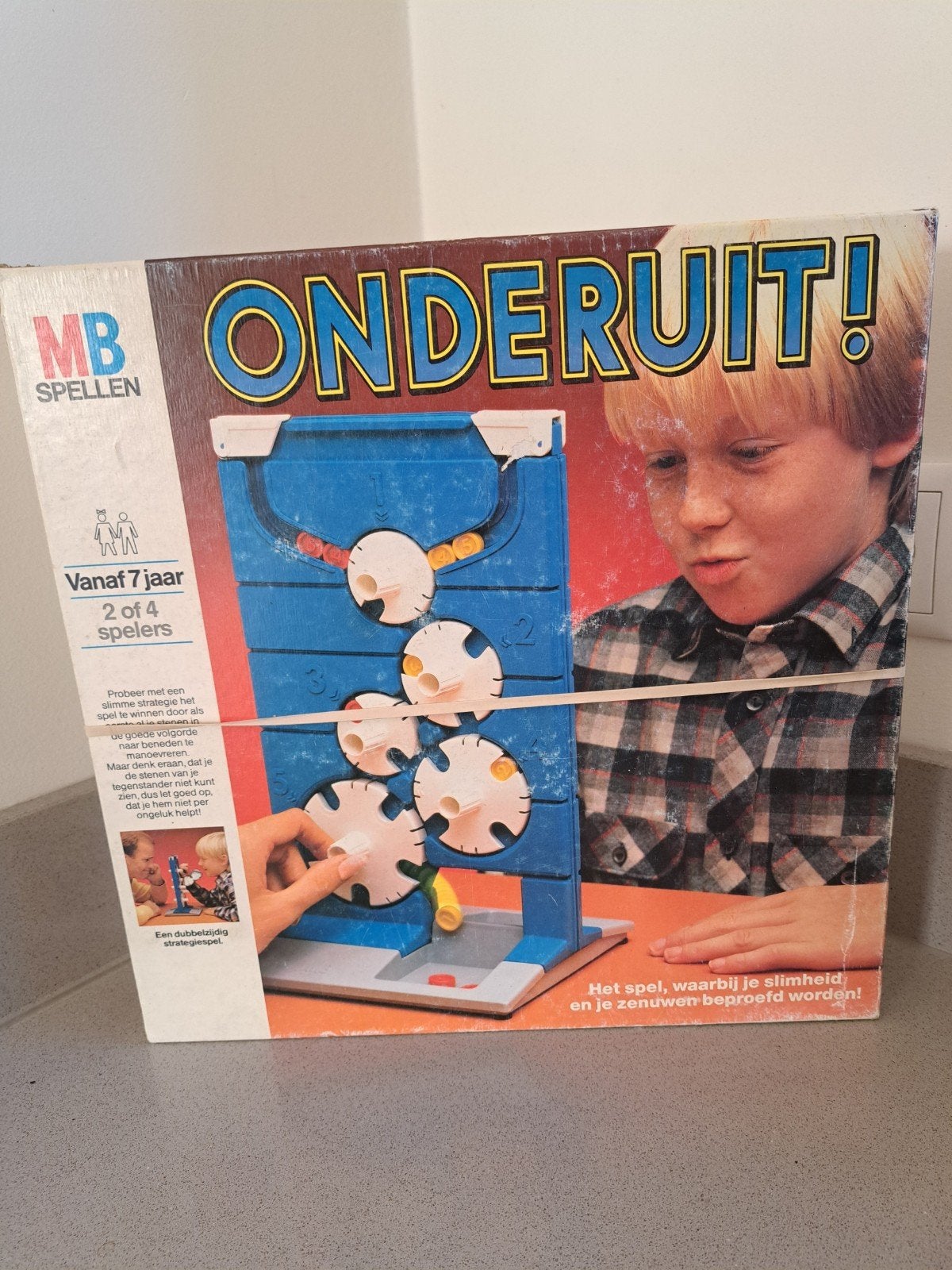 MB Spellen Onderuit! Strategisch Bordspel (Vintage), Hobby en Vrije tijd, Gezelschapsspellen | Bordspellen, Een of twee spelers