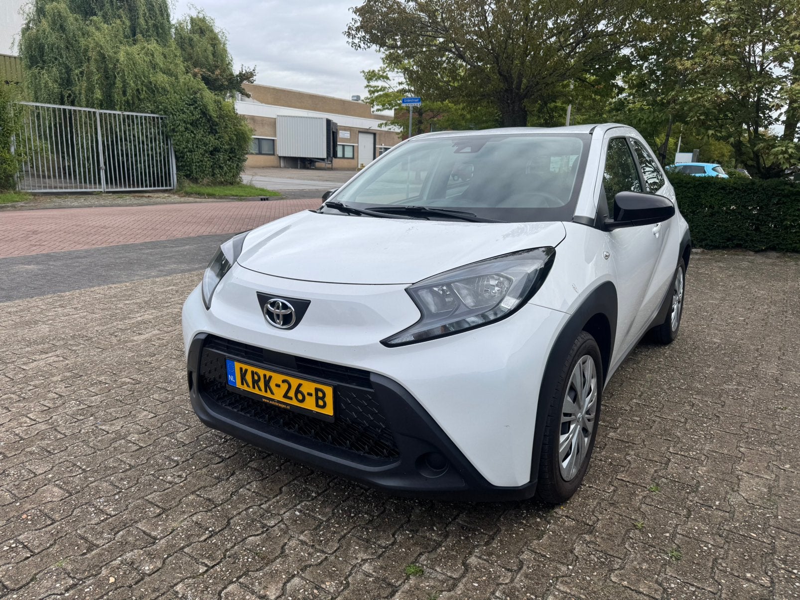 Toyota Aygo X 1.0 Vvt-i AUTOMAAT!BJ.2024 Wit, Auto's, Stof, 4 stoelen, Wit, 3 cilinders