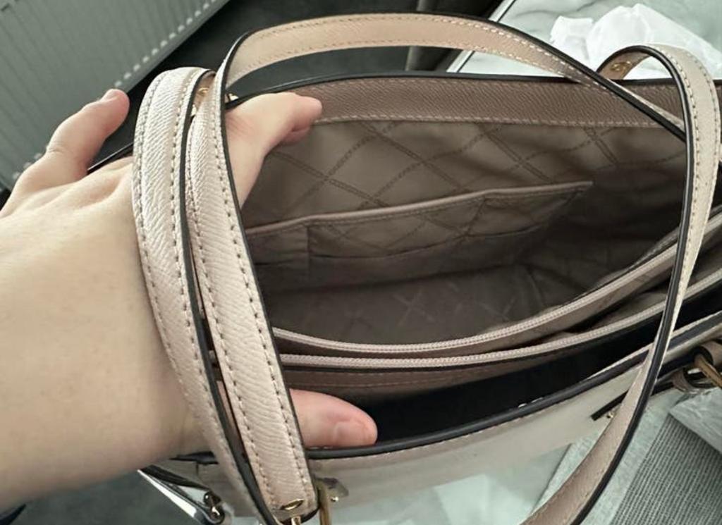 Michael Kors tas lichtroze - Zo goed als nieuw!, Sieraden, Tassen en Uiterlijk, Tassen | Damestassen, Ophalen of Verzenden, Zo goed als nieuw