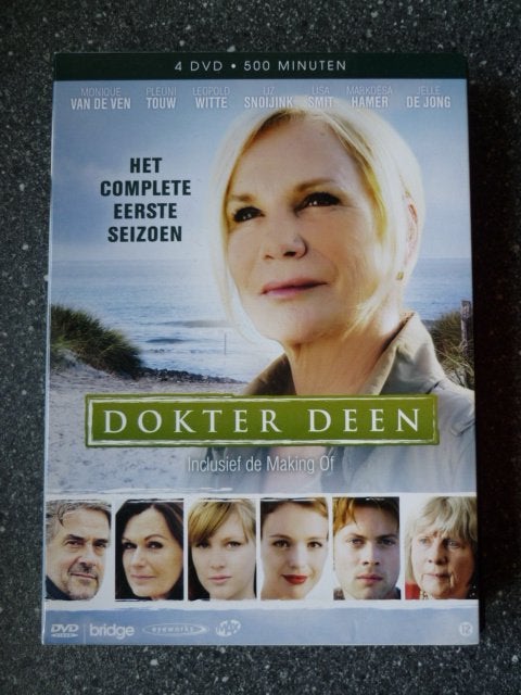 Dokter Deen - Het complete eerste seizoen box van 4 DVD's, Cd's en Dvd's, Vanaf 12 jaar, Ophalen of Verzenden, Zo goed als nieuw