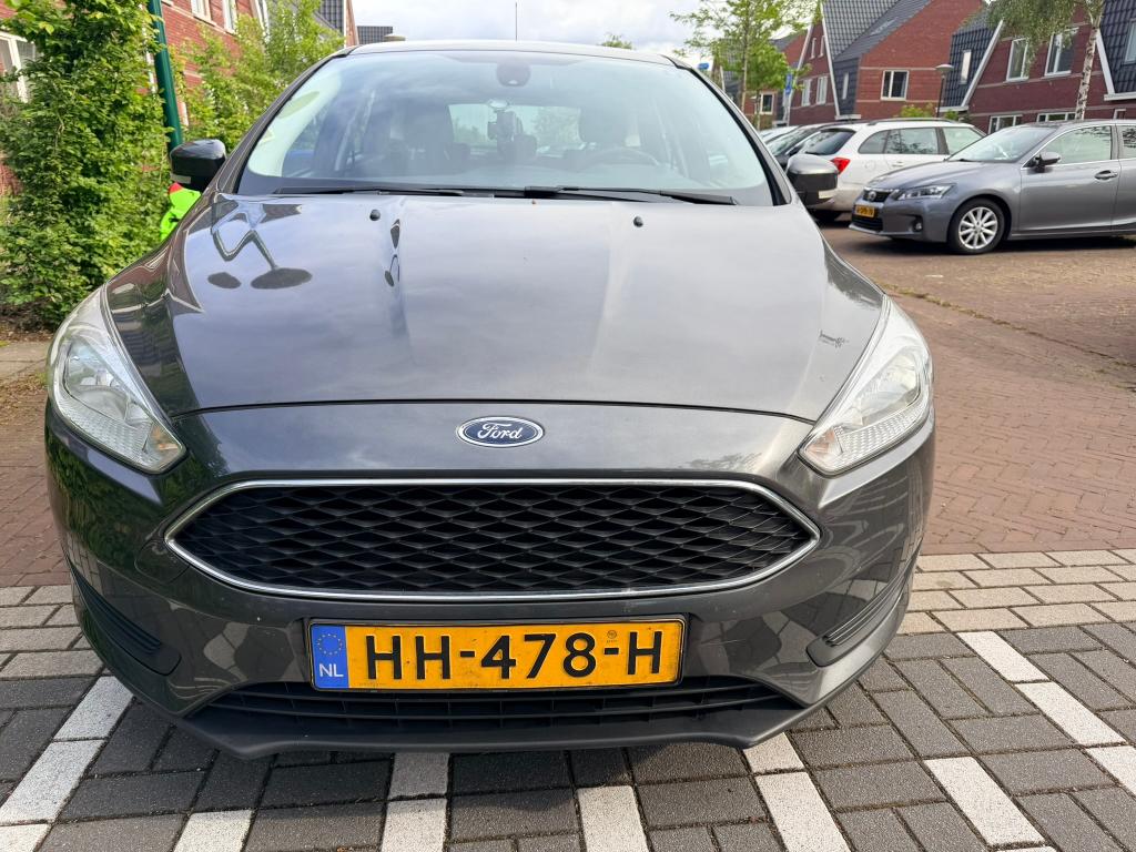 Ford Focus 1.0 Ecoboost 74KW 5D 2015 Grijs, Auto's, Ford, Particulier, Focus, ABS, Airbags, Alarm, Centrale vergrendeling, Cruise Control