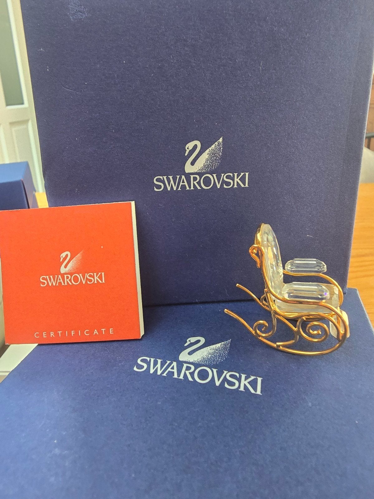 Swarovski Kristallen Schommelstoel Miniatuur met Certificaat, Ophalen of Verzenden, Zo goed als nieuw, Figuurtje