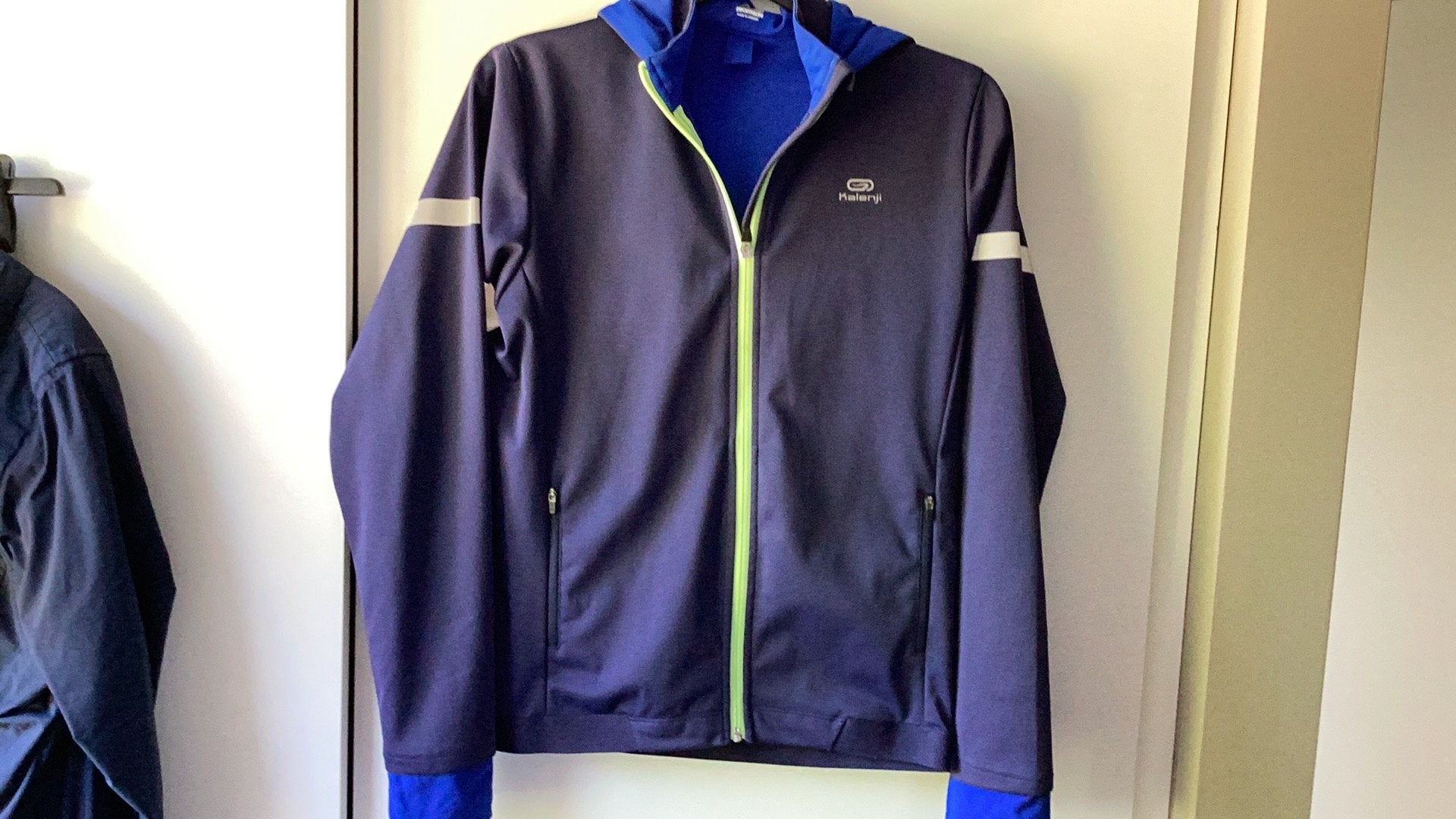 Kalenji Declathon.Donkerblauwe kinder softshell jas. 14 jaar, Ophalen of Verzenden, Zo goed als nieuw, Jongen of Meisje, Jas