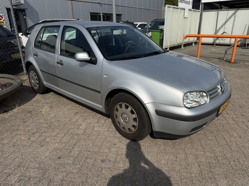 Volkswagen Golf 1.4-16V Trendline Inruilkoopje/APK 3-2027/ko, Auto's, Oldtimers, 15 km/l, Volkswagen, Origineel Nederlands, Bedrijf