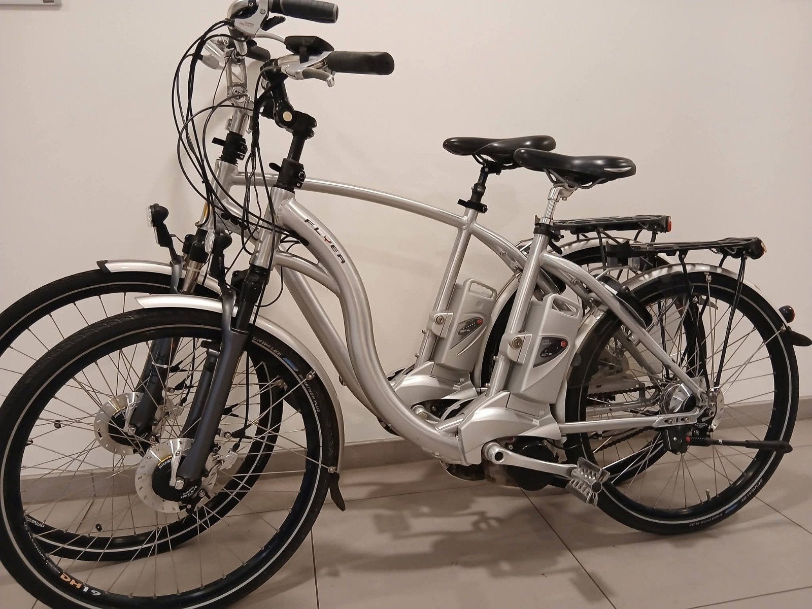 Zeer mooie set elektrische fietsen damesfiets herenfiets, Fietsen en Brommers, Ophalen, Zo goed als nieuw, Versnellingen