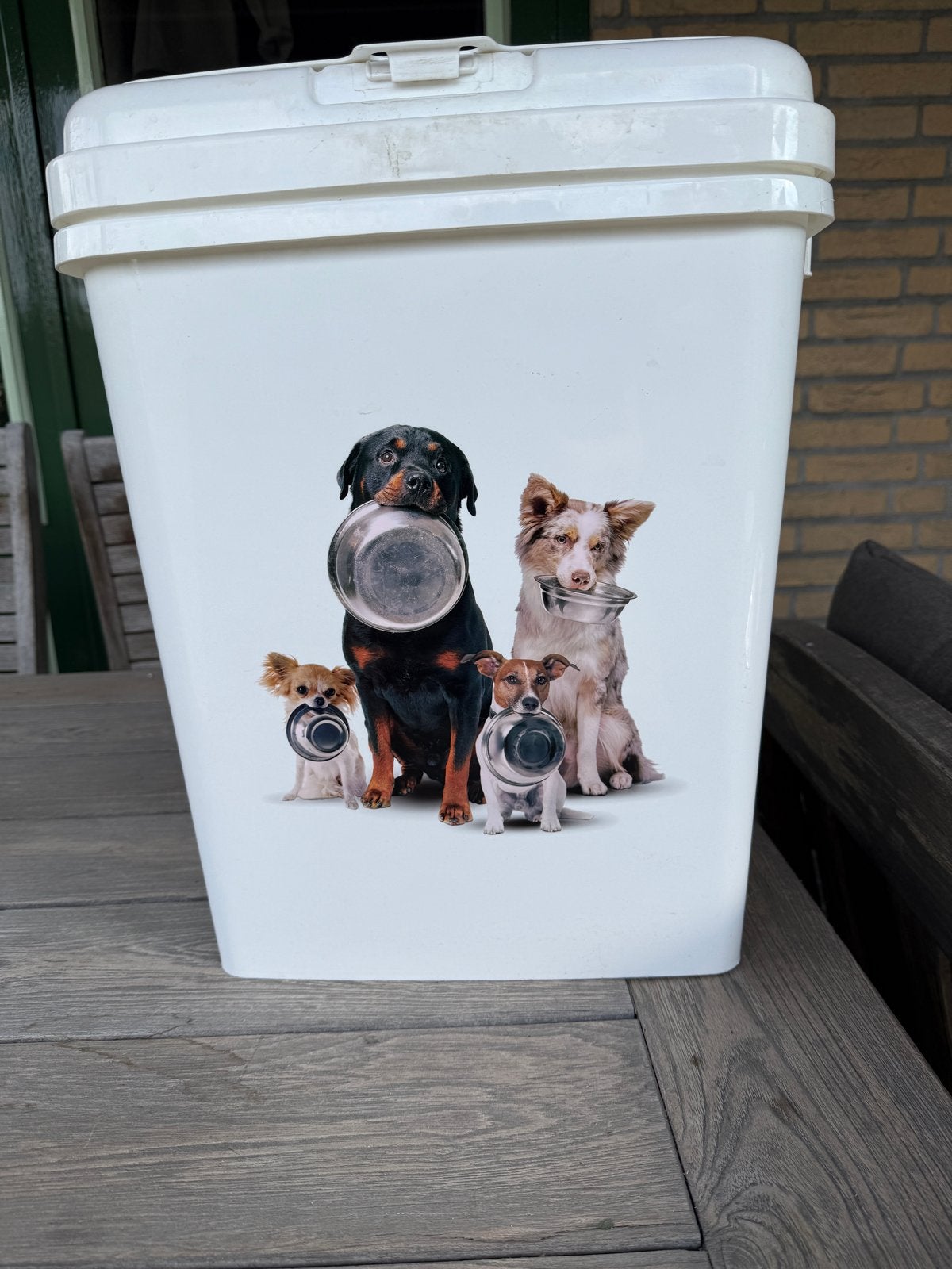Honden voerton 36 L, Ophalen