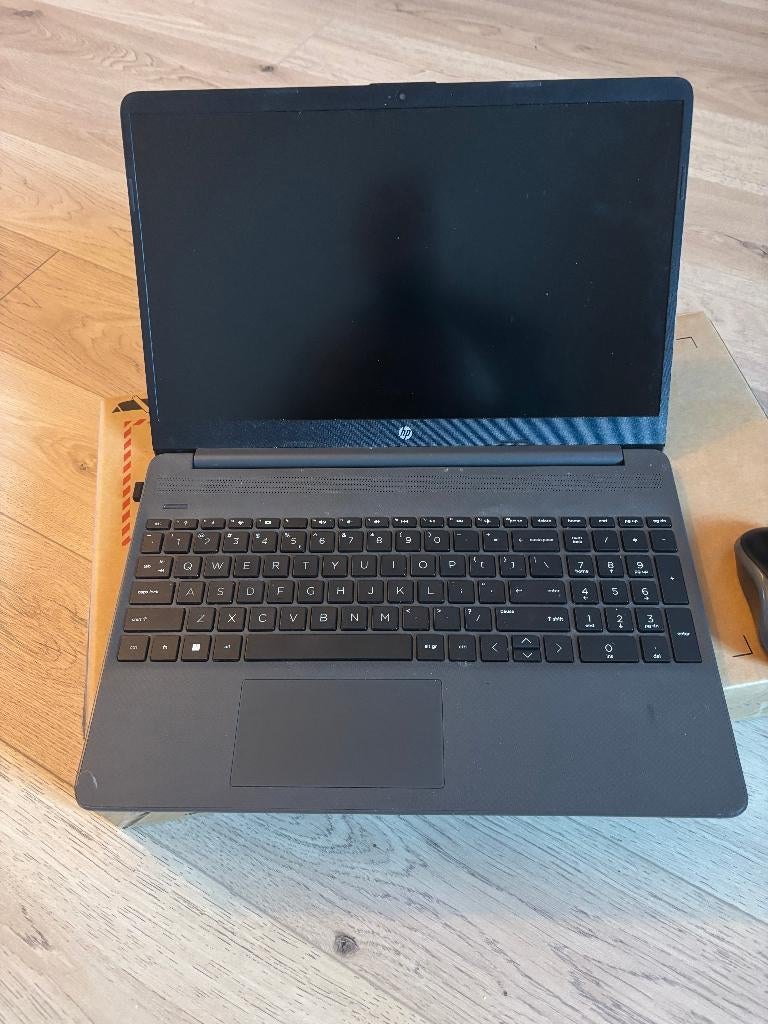 HP Laptop incl. Logitech muis, compleet in doos, Computers en Software, Windows Laptops, Zo goed als nieuw, 15 inch, SSD, 2 tot 3 Ghz