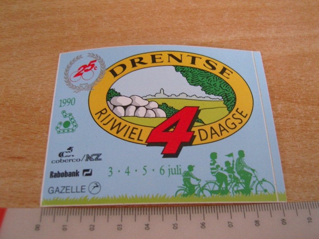 sticker 25e Drentse Rijwiel 4 Daagse 1990 Gazelle Rabokank *, Ophalen of Verzenden, Zo goed als nieuw