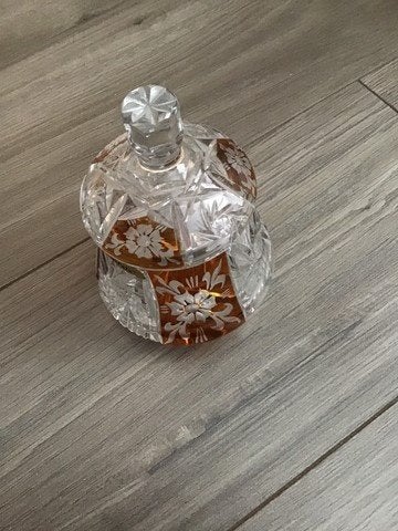 2 kleuren potje van Boheemse kristal komt uit buitenland, Ophalen of Verzenden, Gebruikt, Kristal, Overige typen