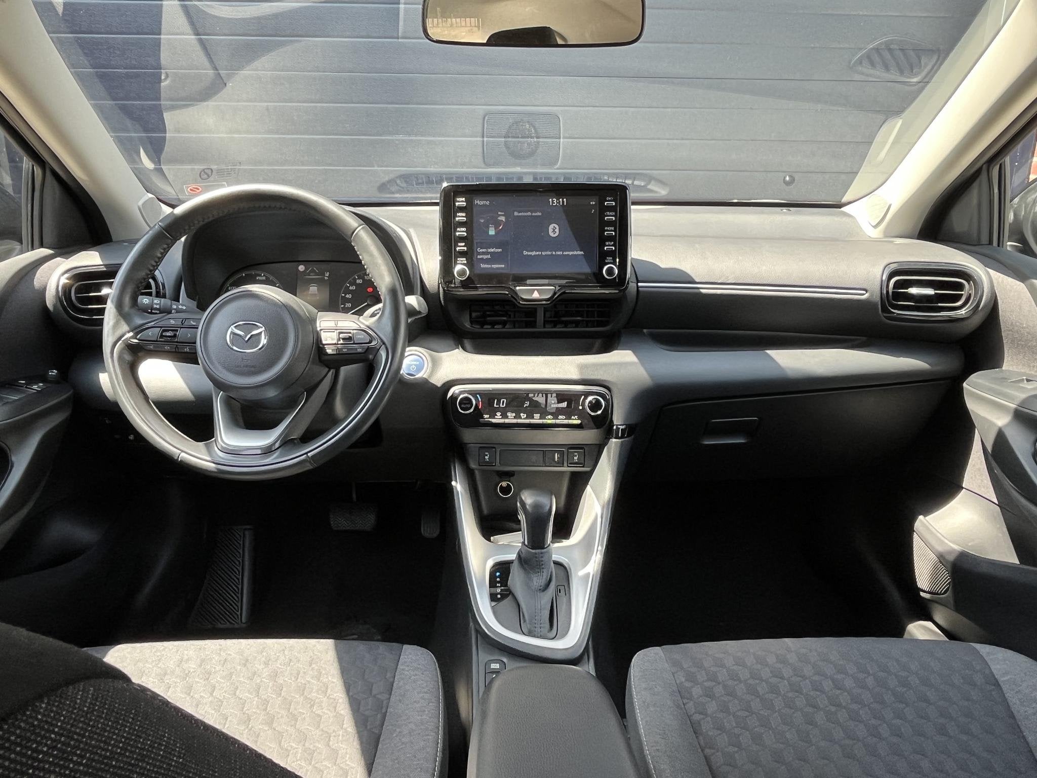 Toyota Yaris Hybrid (Mazda 2) 1.5 Agile Stoel/stuurverwarmin, Zwart, Bedrijf, Hybride Elektrisch/Benzine, 3 cilinders