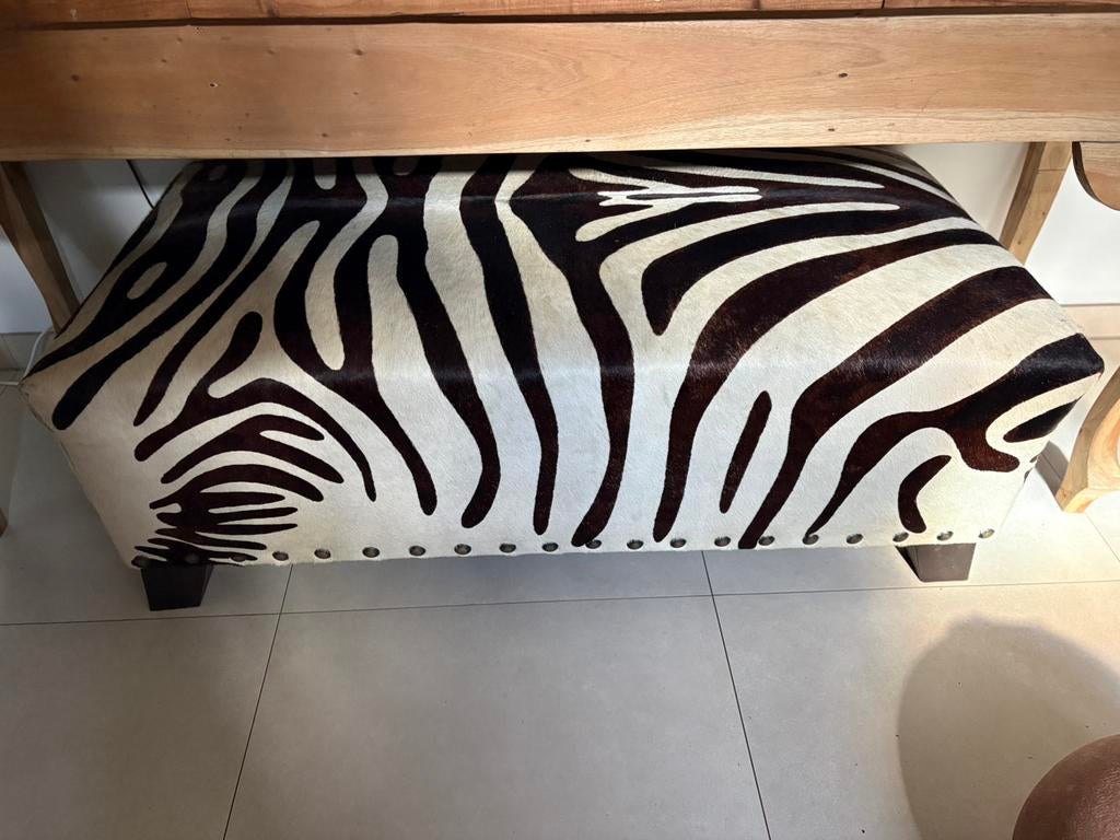 ZEBRA FOOTSTOOL, Huis en Inrichting, Banken | Voetenbanken en Poefen, Ophalen, Gebruikt, Rechthoekig