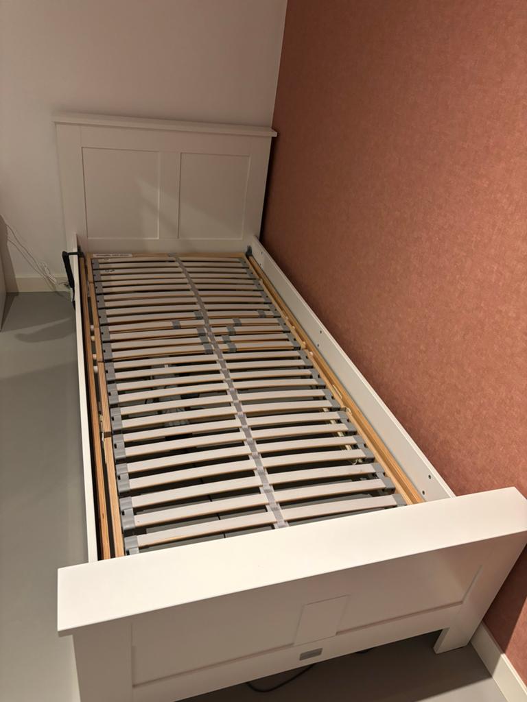 Coming Kids eenpersoonsbed met elektrisch verstelbare latten, Ophalen, Verstelbaar, 90 cm, Eenpersoons