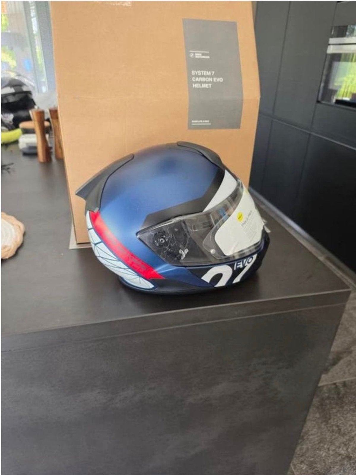 BMW System 7 Carbon Evo helm - Zo goed als nieuw Maat M, Overige merken, M, Systeemhelm, Dames