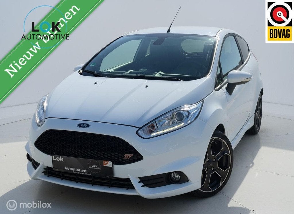 Ford Fiesta 1.6 ST200 LED|CAMERA|AIRCO|NAVI|LEDER|200PK, Auto's, Voorwielaandrijving, 1596 cc, 1063 kg, Gebruikt