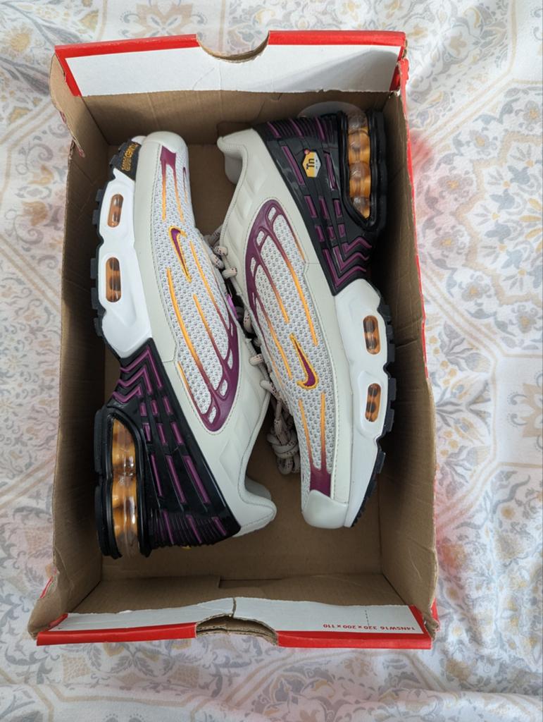 Orginele NIKE AIR MAX PLUS III
Maat 40 nieuw, Ophalen of Verzenden, Nieuw, Overige kleuren