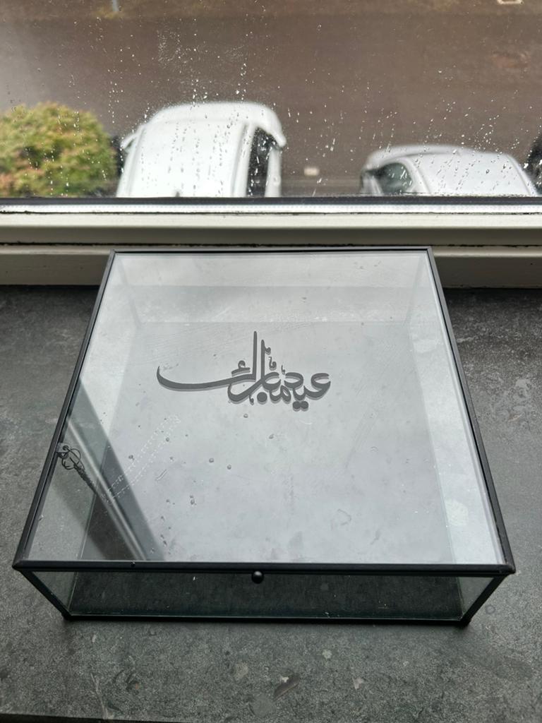 Kleine sier vitrine, Ophalen of Verzenden, Zo goed als nieuw